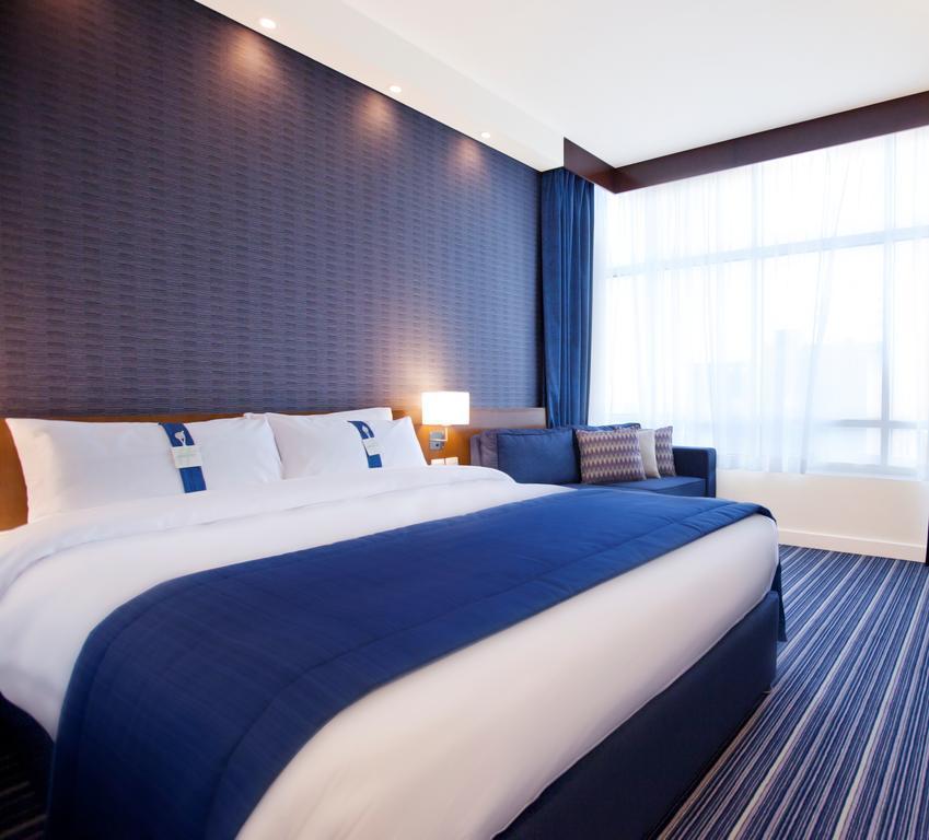 Holiday Bahrain Hotel Manama Room photo