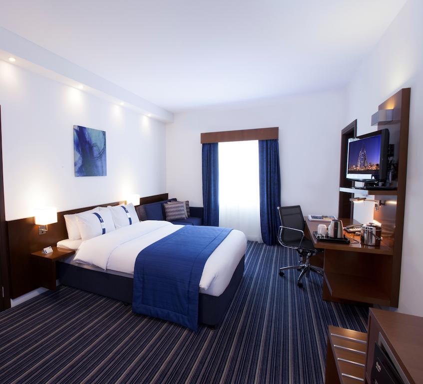 Holiday Bahrain Hotel Manama Room photo
