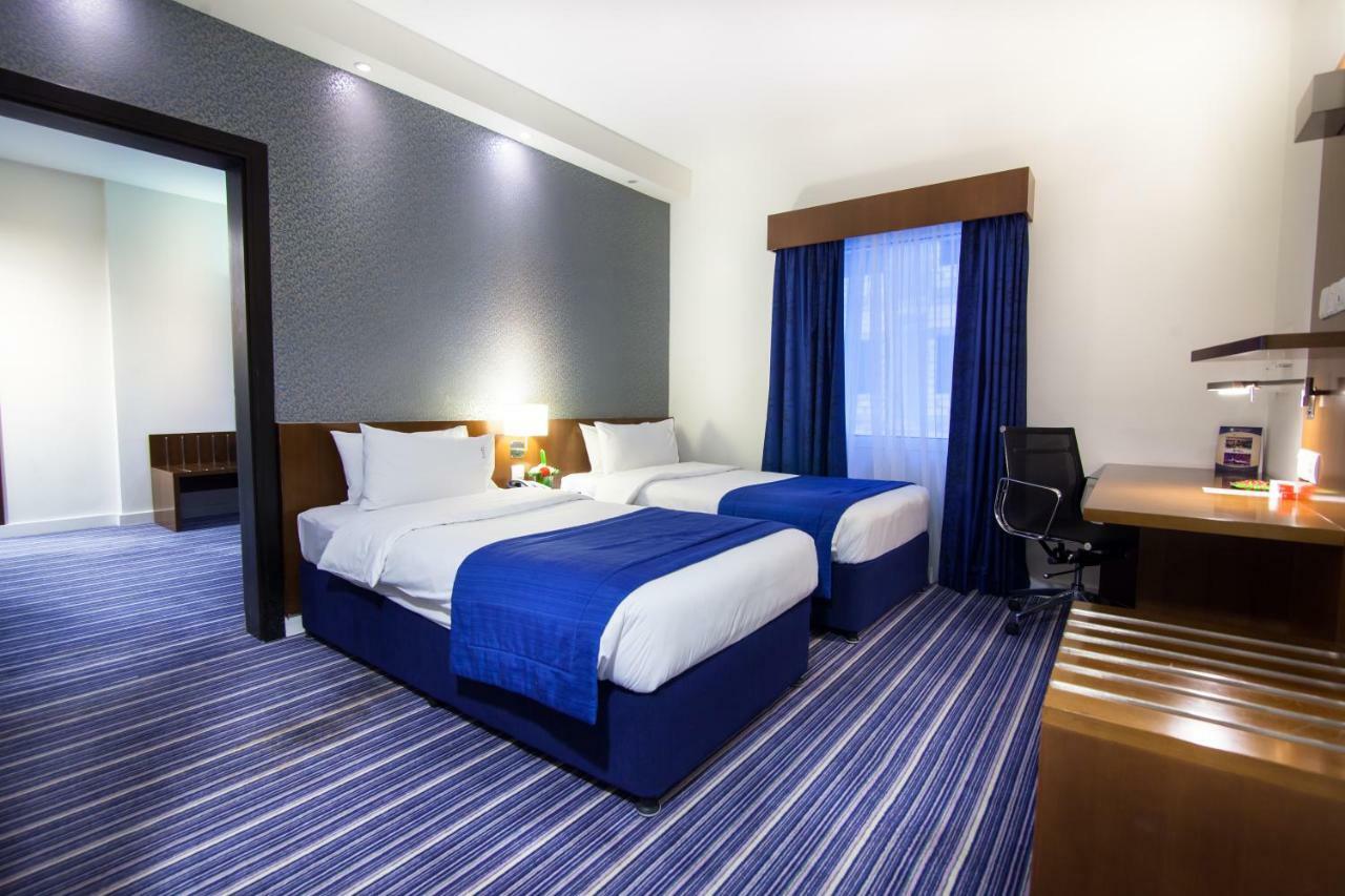 Holiday Bahrain Hotel Manama Exterior photo