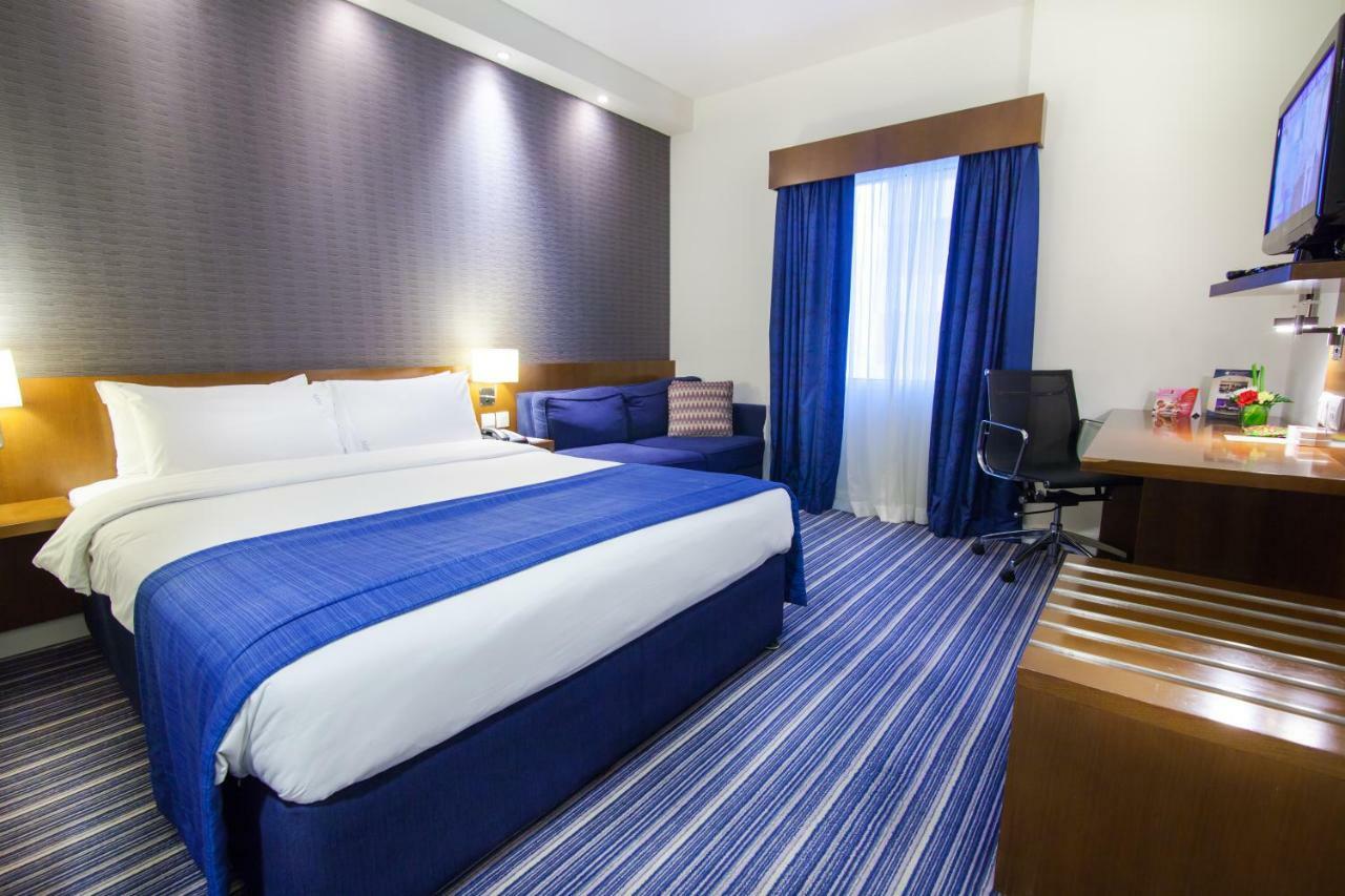 Holiday Bahrain Hotel Manama Exterior photo