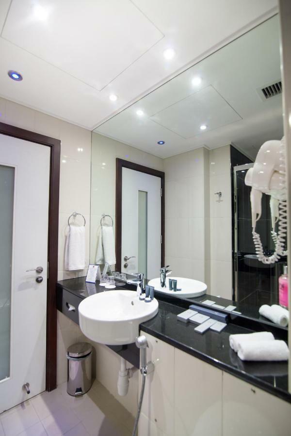 Holiday Bahrain Hotel Manama Exterior photo
